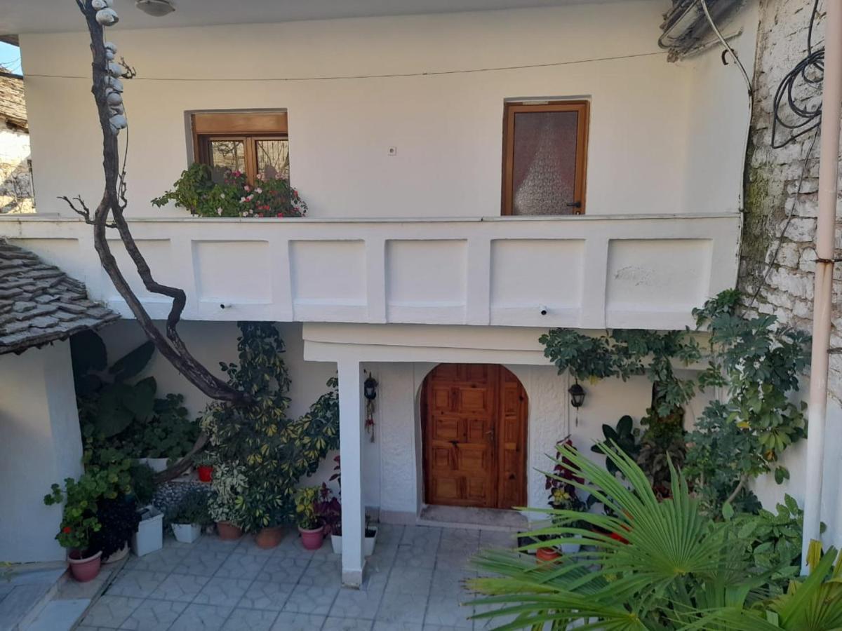 Sokolli Guest House Gjirokastër 외부 사진